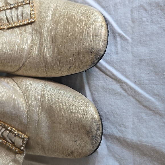 True vintage gold pumps! Fit size 10M! - Picture 7 of 8